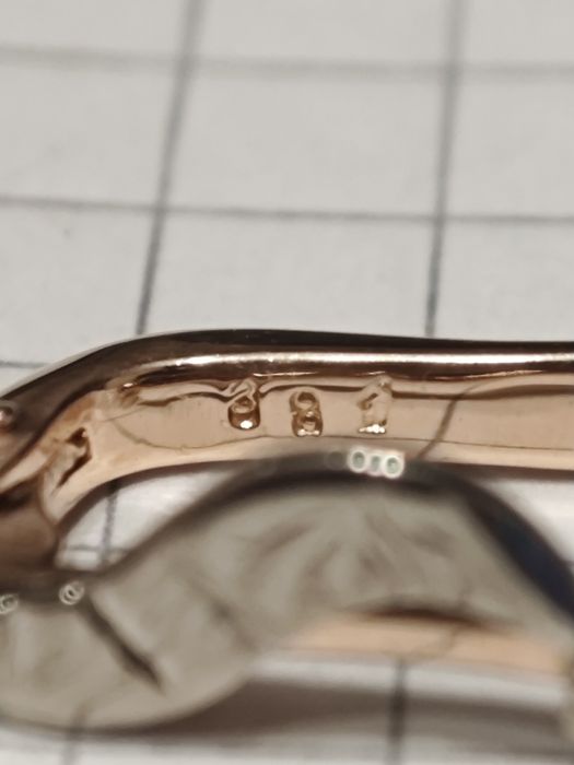 Золоті сережки з діамантами, 585 проба.