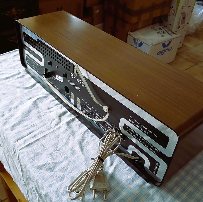 Rádio Grundig RF 420