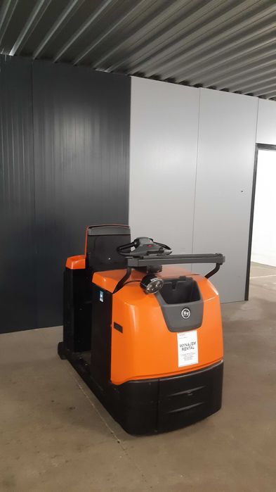 Ciagnik szklarniowy magazynowy Paleciak BT TSE 300