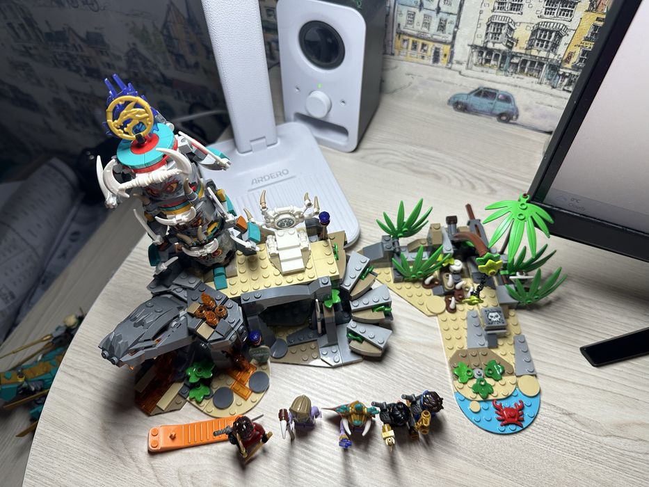 Блоковий конструктор LEGO Ninjago Село хранителей (71747)