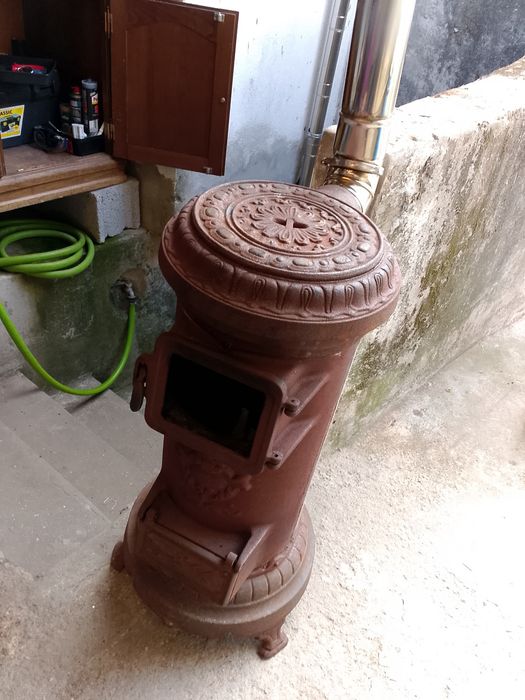 Salamandra a lenha em ferro fundido