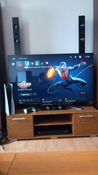 Konsola PlayStation 5 z napędem + dwa pady i gra