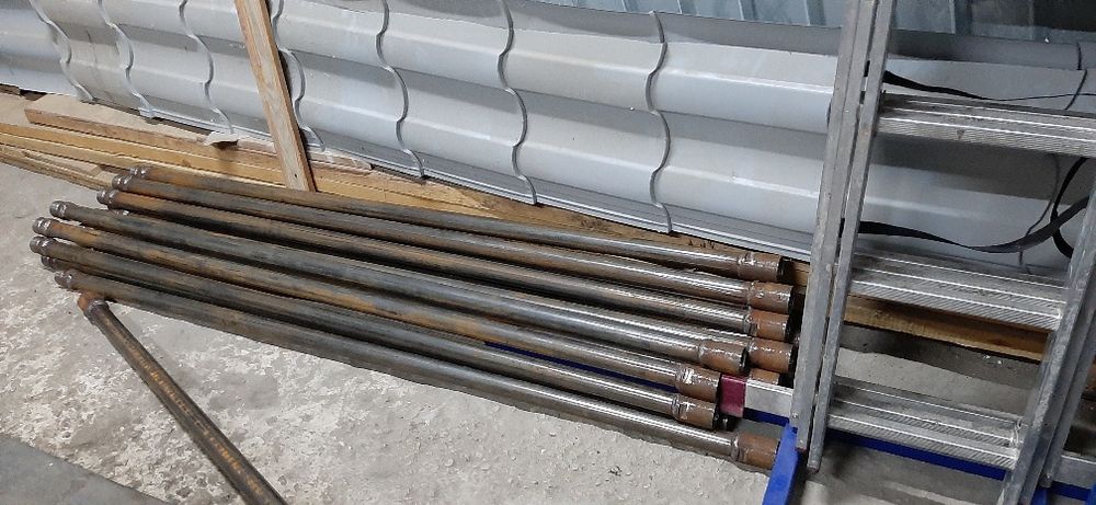 Малогаборітна бурова установка, для буріння свердловин на питну воду.