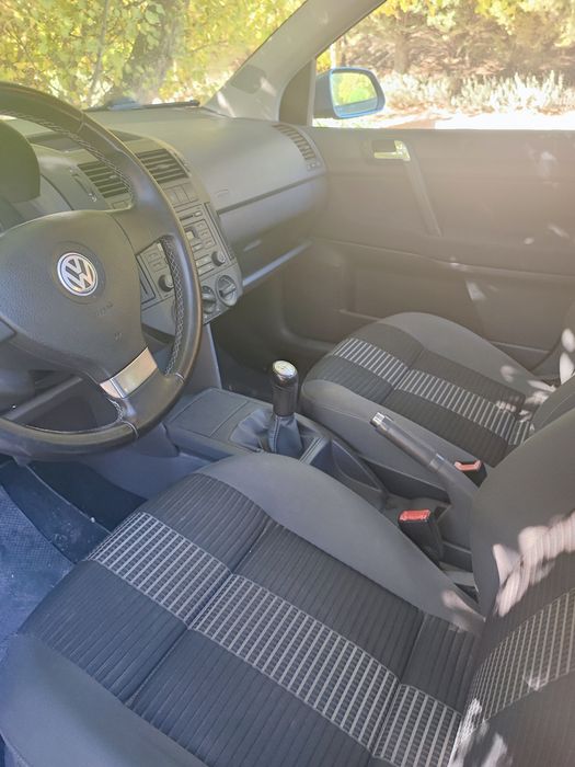 VW polo live 1.2 Gasolina - 5 lugares - isofix