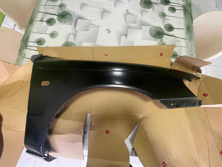 Guarda Lamas Direito NOVO Toyota Corolla