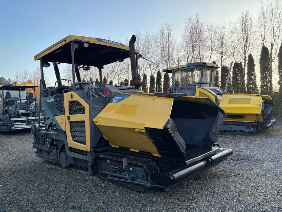 Volvo P7820C ABG Rozściełacz Asfaltu na gąsienicach 2017rok układarka 2,5-5m Niwelacja, stan bdb import  rozściełacz układarka asfaltu VOLVO P7820C ABG 2017r gąsienicowy niwel