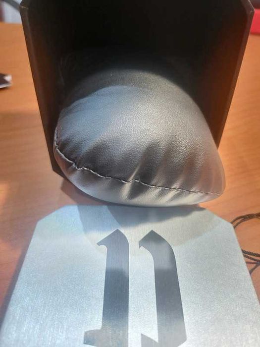 Caixa relógio POLICE. Cinzenta e preta. Nova