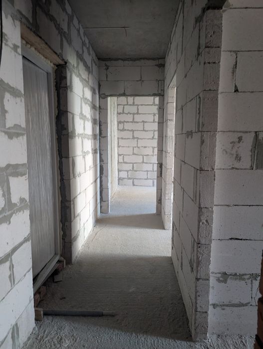 Продам 2-кімнатну квартиру в р-ні Виставка