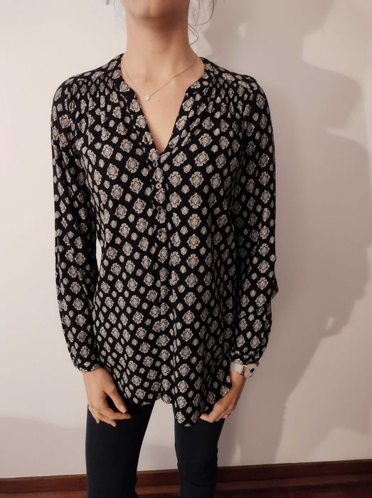 Camisa Preta com padrão