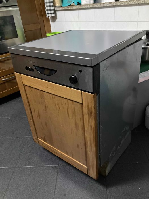 Máquina de Lavar Loiça de embutir  da marca TEKA