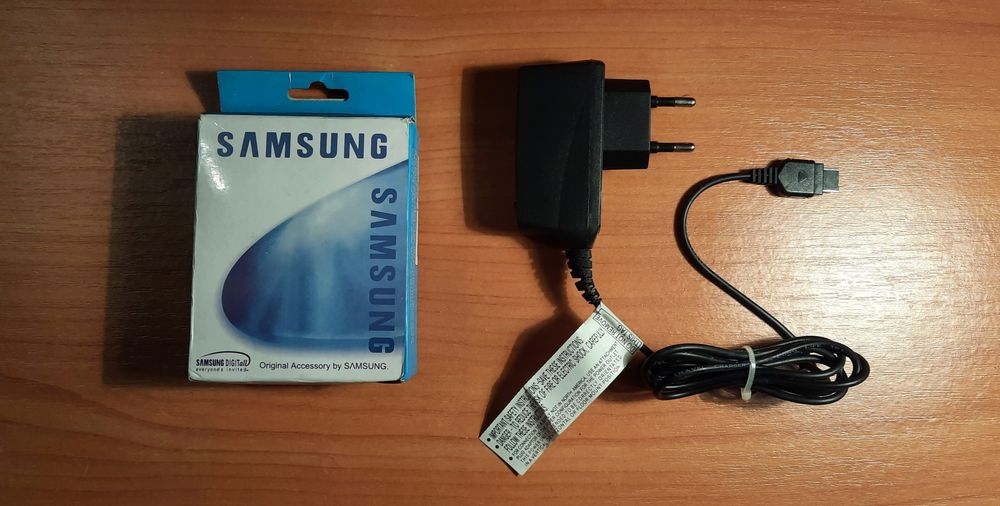 Мережевий зарядний Samsung E250, E390, D800, D900.