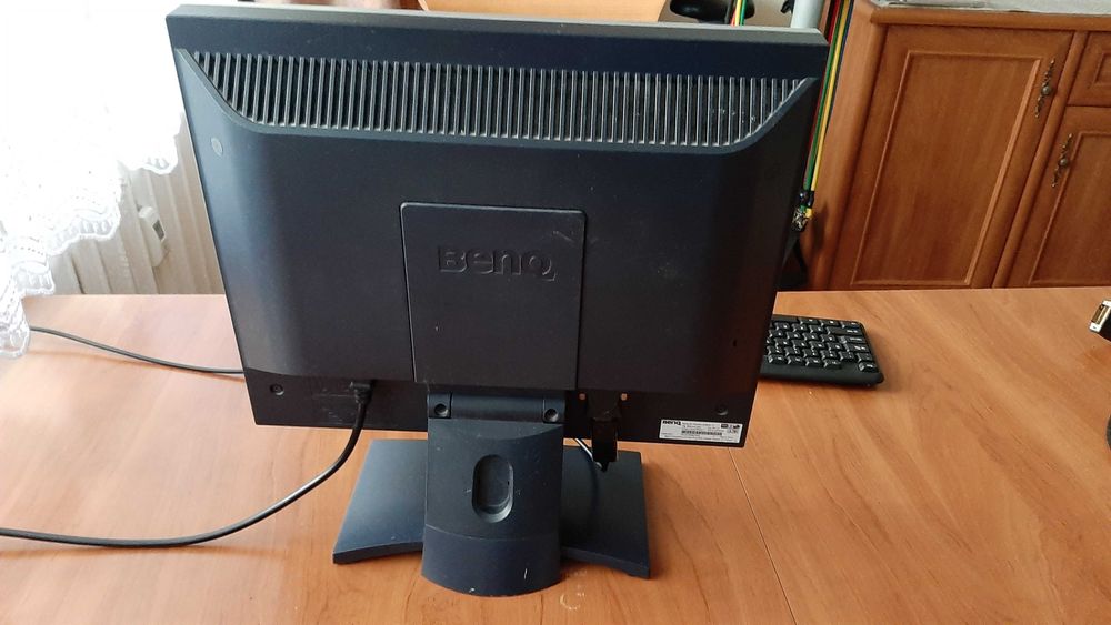 Monitor 19"   Benq FP93G P    1280x1024  matryca MVA