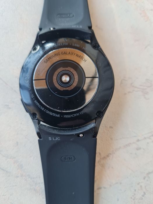 Продам samsung galaxy wath 4 40mm black, + портативна подвійна зарядка