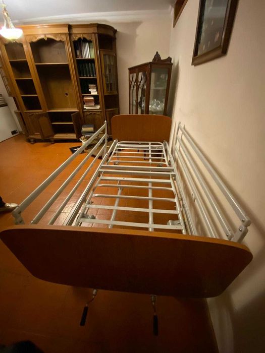 Cama Articulada Solteiro Invacare - Nova