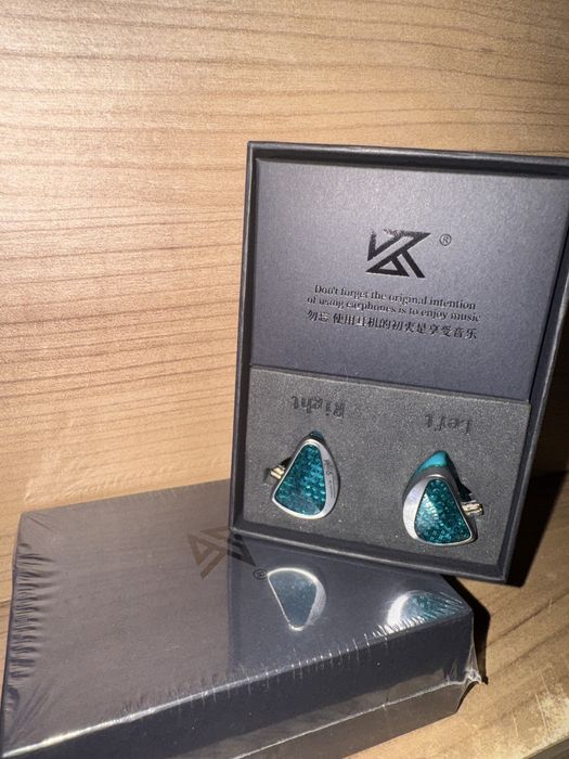 słuchawki  KZ AS16 PRO vs AS16 PRO X