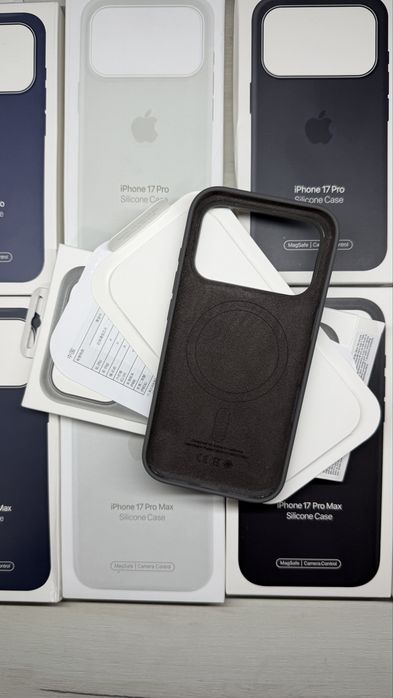 Silicon case iPhone 17pro/pro max MagSafe