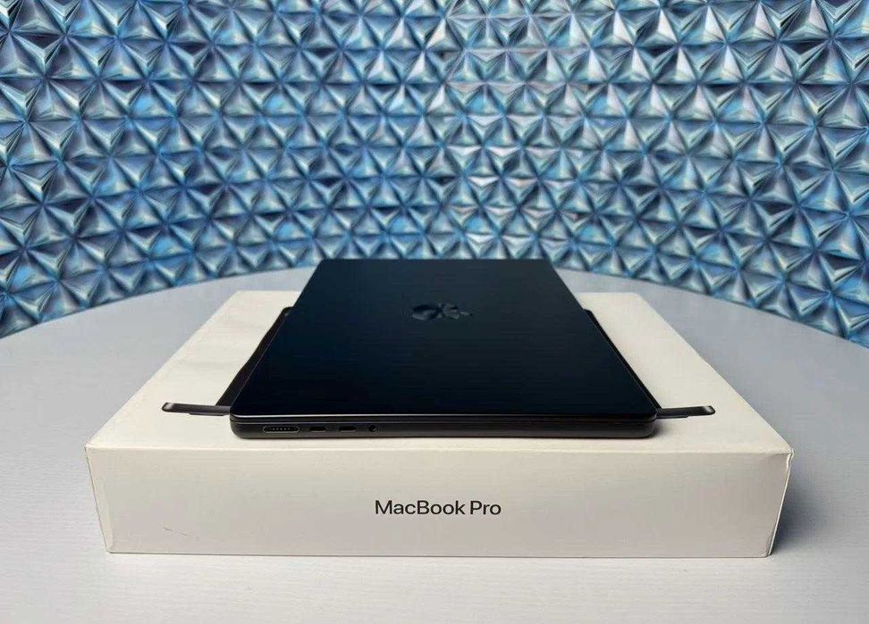 MacBook Pro 14 2023 M3 Pro 18/512 ГБ