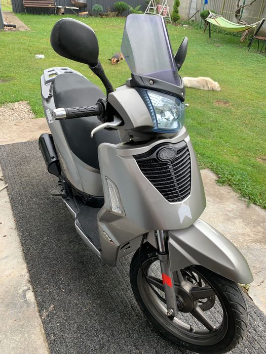 Продаж скутер Cymko 200Maksi