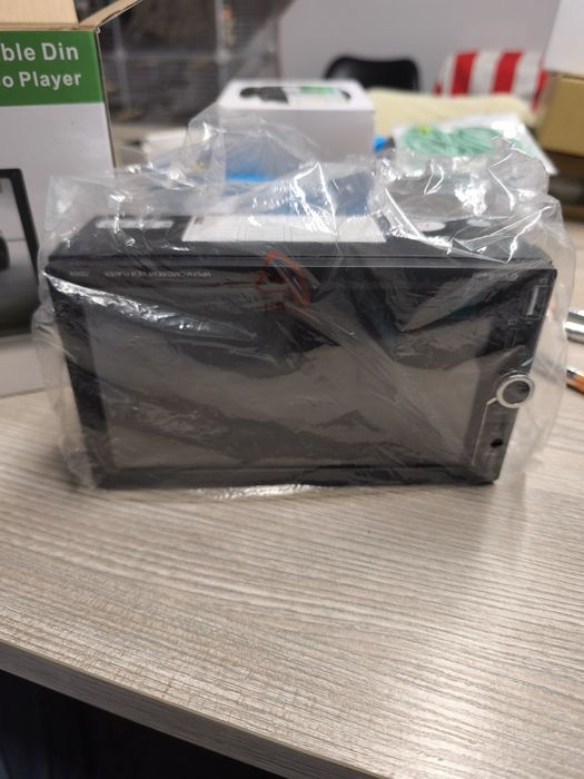 Rádio Auto 7" Double Din Touch Screen - Novo na Caixa (7035W-PLAY)