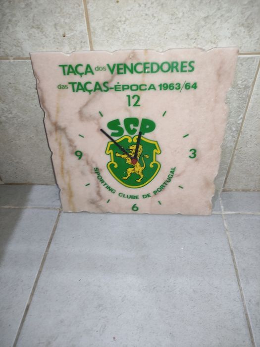 Relógio em pedra mármore sporting