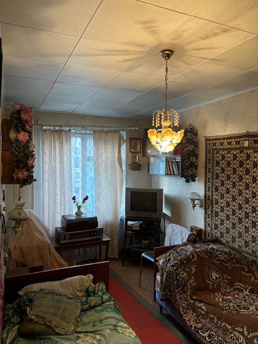 Продается 3 комнатная, центр. С гаражом. Славянск