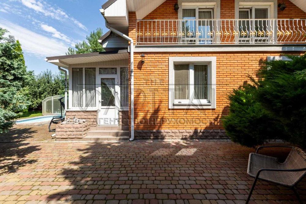Продаж 2-поверховий Будинок 145 м2 с Затишне Бориспільський р-н Автономність Озеро Басейн Сонячні панелі Генератор Свердловина Інвертор Фруктовий сад