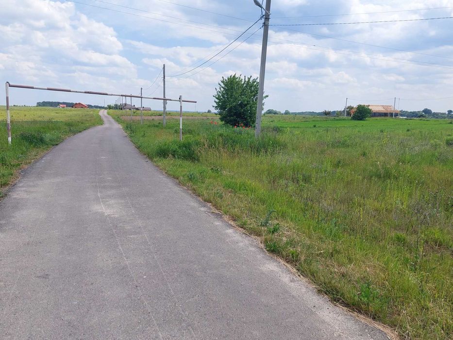 Продам ділянку під забудову 17 сот, асфальтований доїзд