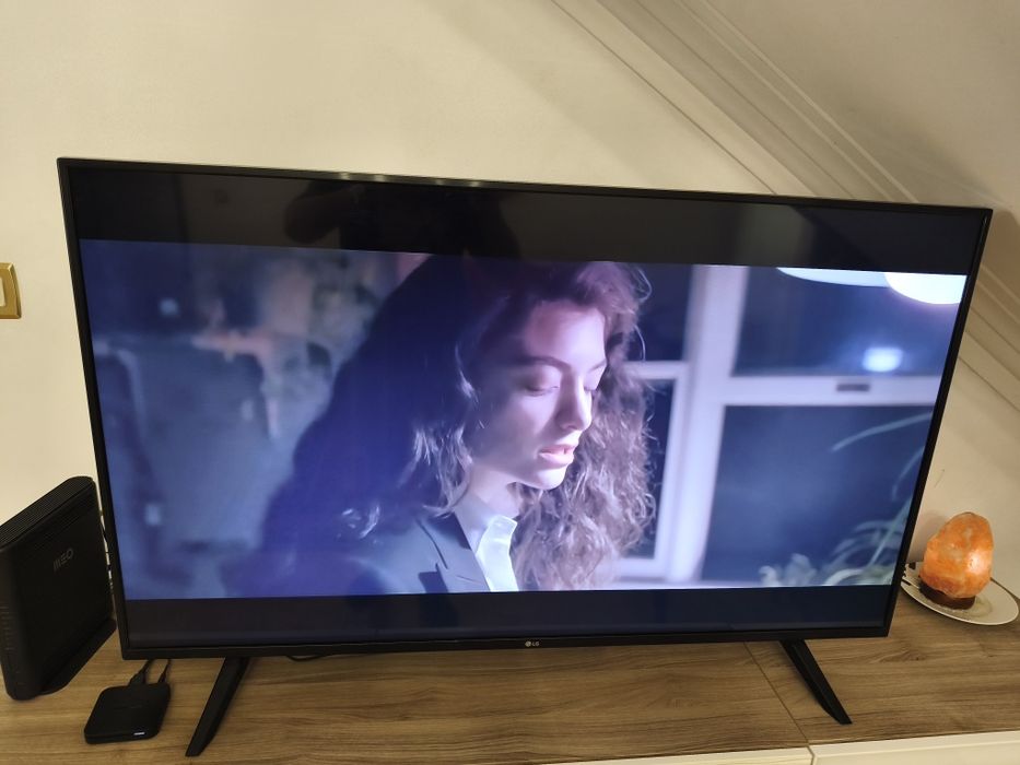 TV LG 50” 4K Smart TV (modelo 50UN70006LA)