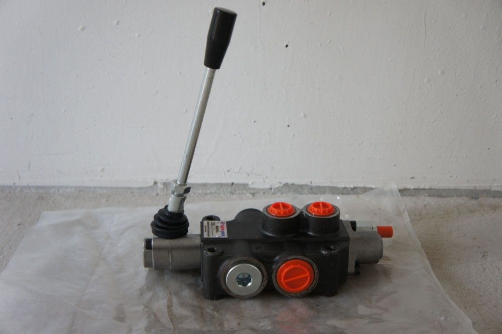 Распределитель подъема кузова или прицепа Газ. Пневмоуправление