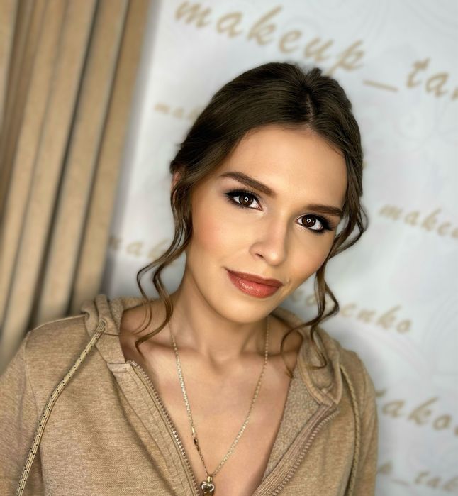 1800₴  Макіяж+ Зачіска! Вечірній/Весільний/Зачіска/Візажист з виїздом!