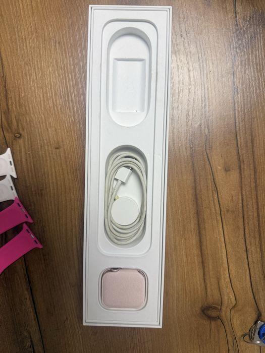 Смарт-годинник Apple Watch Series 5 GPS 40mm Gold Aluminum