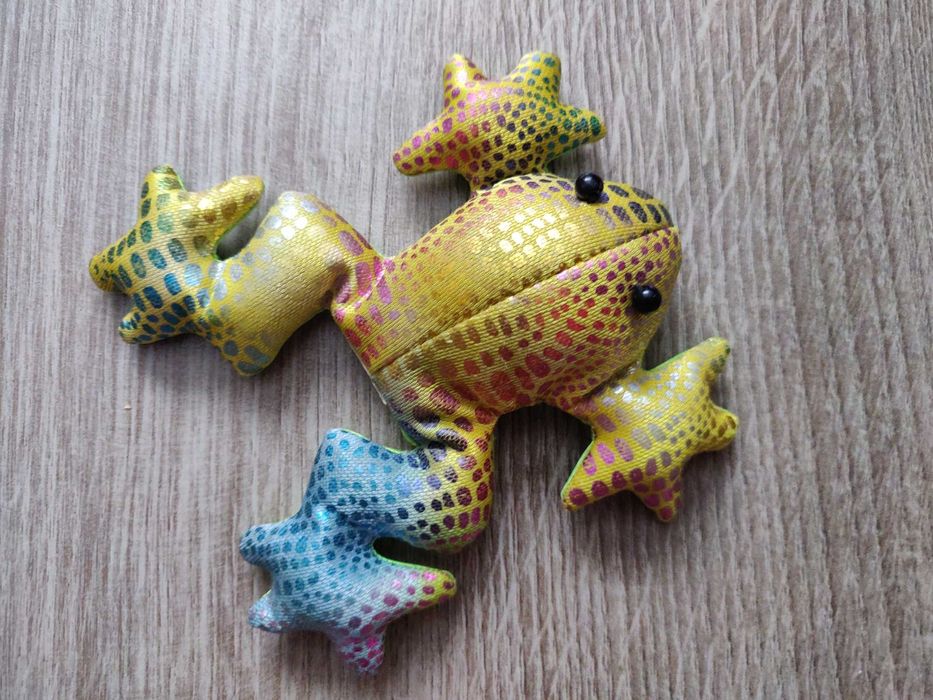 Лягушка оберег, коллекционная  игрушка (наполнение  песок).