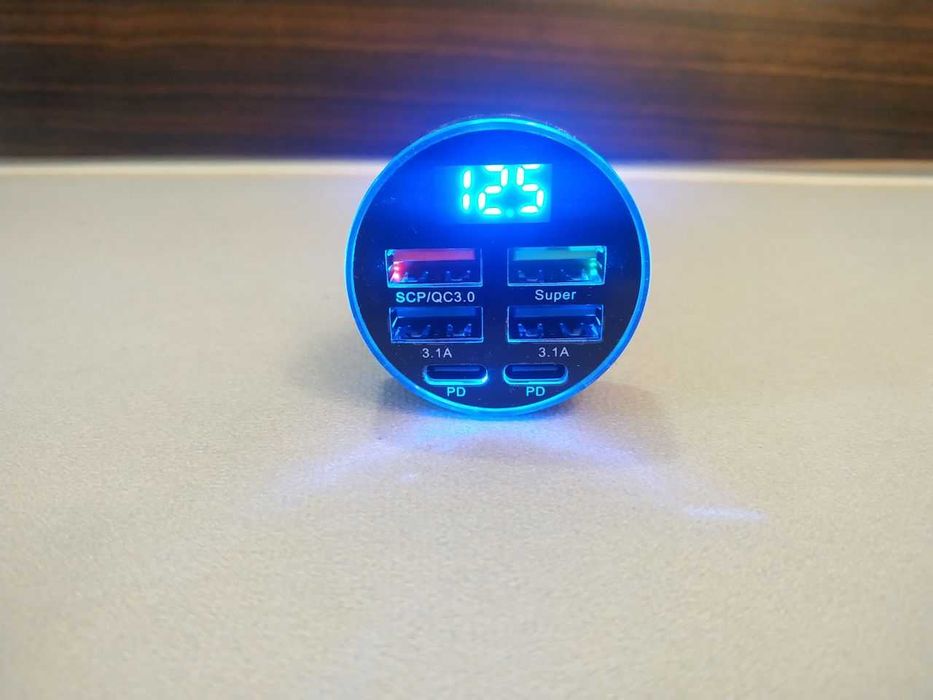 Пристрій зарядний в прикурювач для гаджетів без/з вольтметром