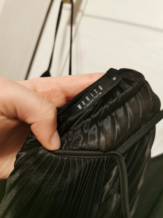 Bluzka czarna na ramiączkach mohito plisowana podkoszulka