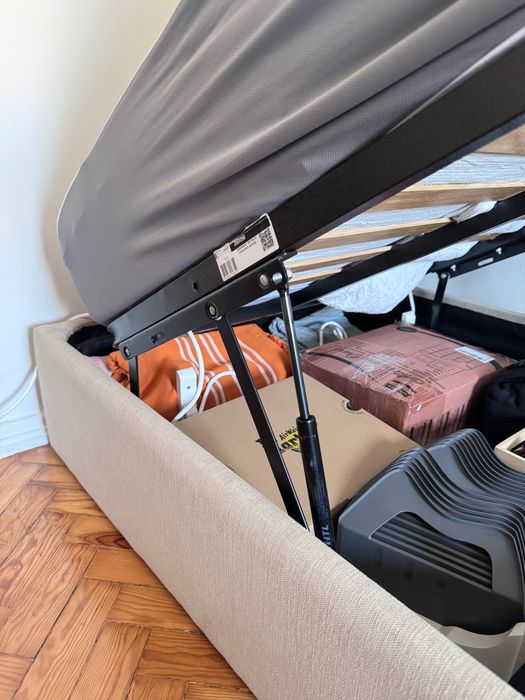 Base de cama solteiro | Sommier estofado com arrumação