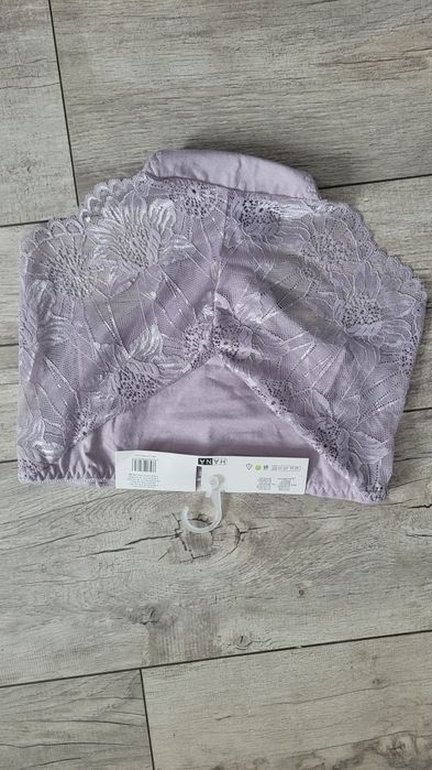 Hana invisi majtki modelujące liliowe L