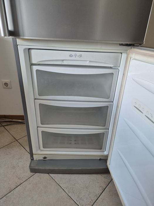 Frigorífico combinado LG