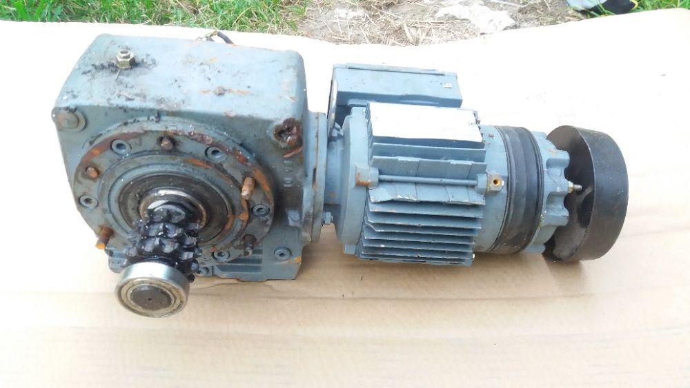 motoreduktor 21 obr/min 0,37 kw