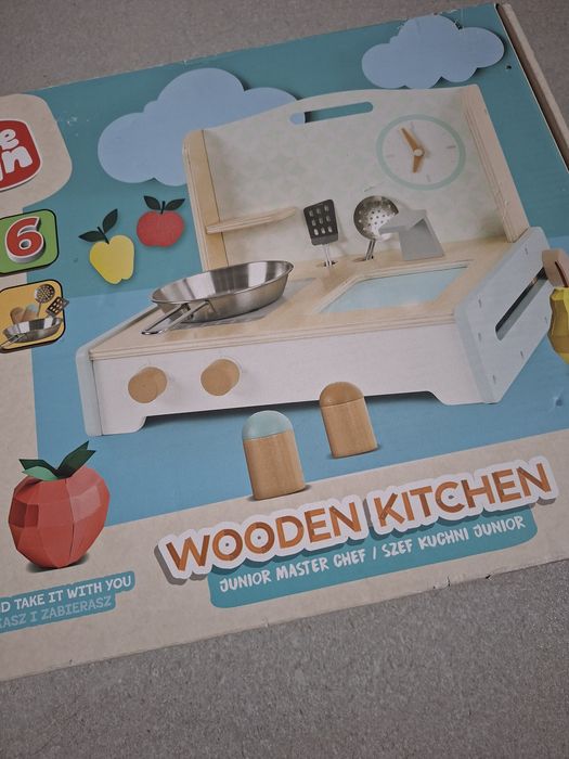 Drewniana kuchnia dla dzieci