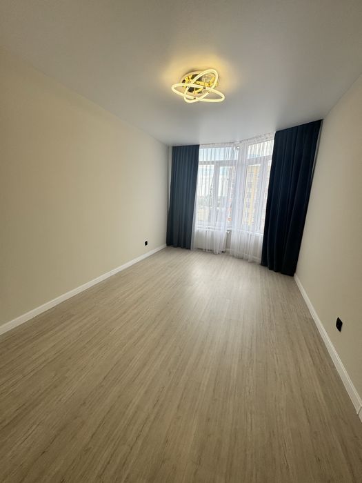 Продаж 3-к квартири по прсп. Злуки