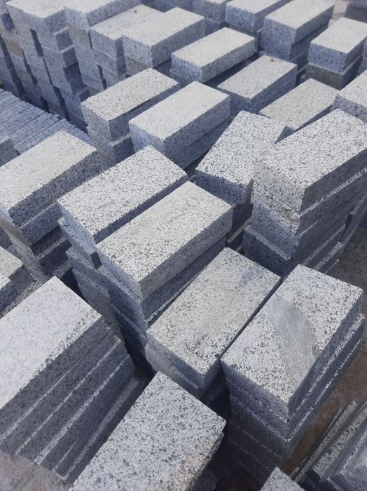 Бруківка пиляна ,термооброблена.