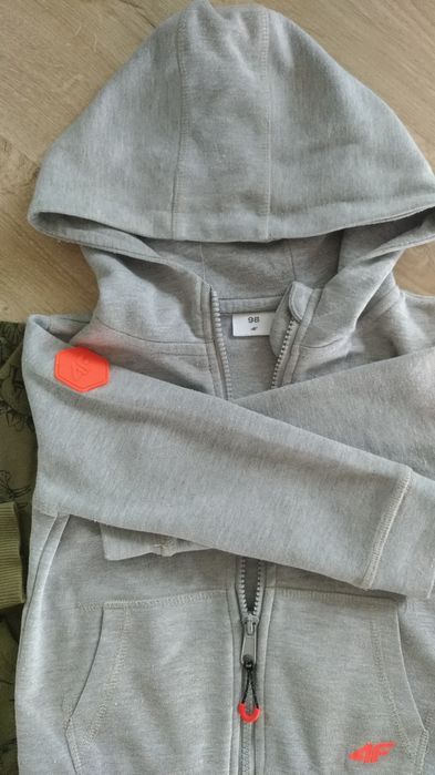 Komplet 3szt: bluzki, bluza r.98