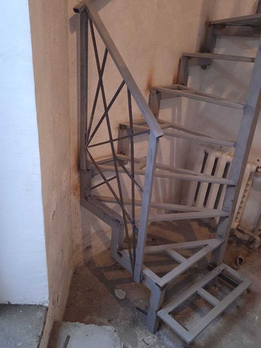 Металеві сходи, металокаркас