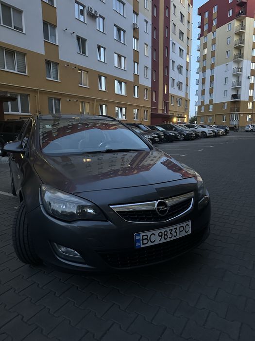 Продам opel astra j