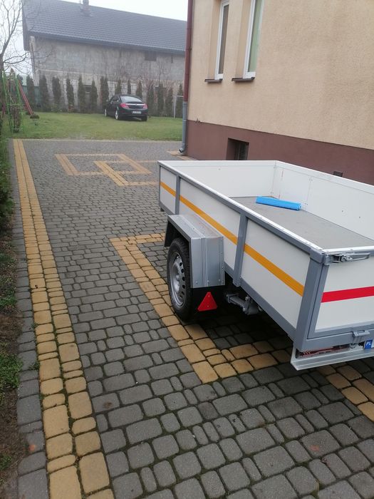 Przyczepka samochodiwa