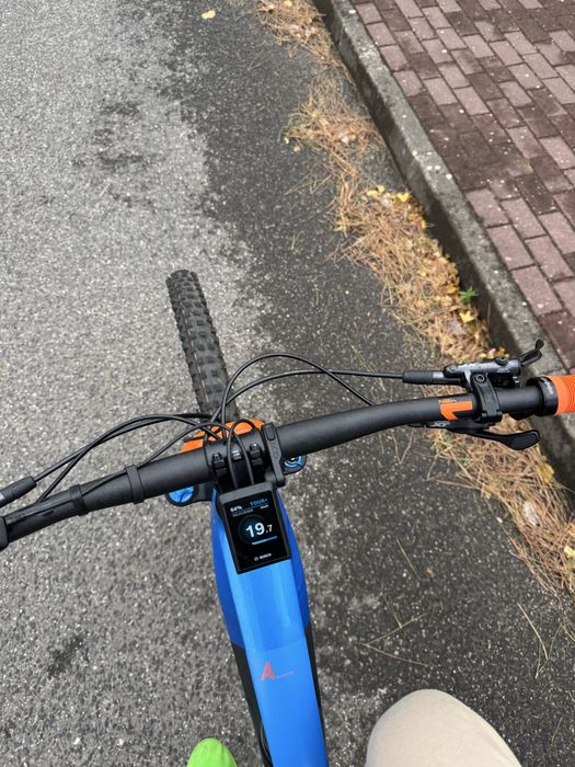 Cube Stereo Hybrid 140 HPC Action Team 750 - Modelo Topo de Gama (2023/2024)