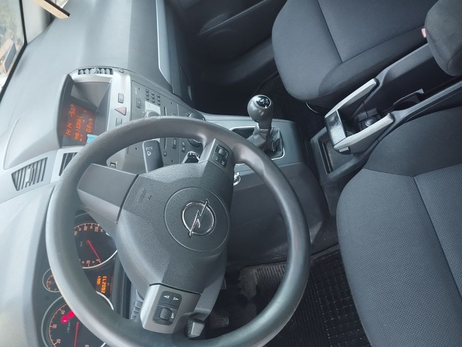 Sprzedam samochód Opel Zafira  ,7 osobowe