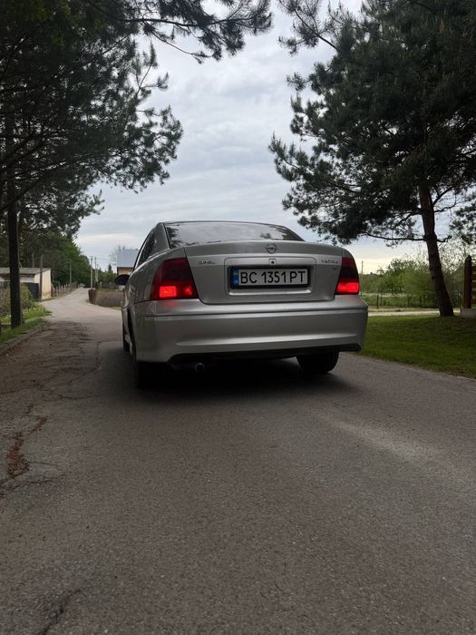 Opel vectra b 2000 року 1.8 бензин