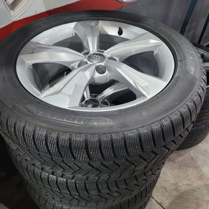 Koła zimowe Audi Q5 80A. 235.55.19 cali oryginalne
