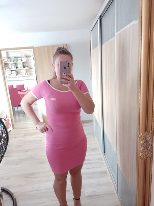 Nowa sukienka Barbie, rozm L